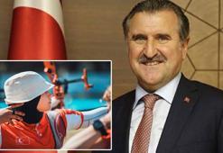 Bakan Bak'tan, milli okçu Elif Berra Gökkır'a tebrik mesajı