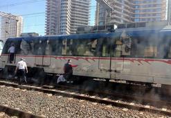 İzmir'de yolcu treni vagonunun tekeri raydan çıktı; yolcular tahliye edildi