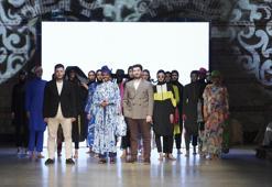 Halima Aden, İstanbul’da tesettür mayo koleksiyonu tanıttı