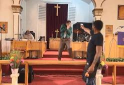 ABD’de papaza suikast girişimi: Silah tutukluk yaptı