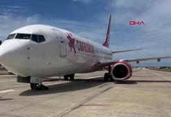 Gazipaşa'da yolcu uçağının inişte ön lastiği patladı; 190 kişi tahliye edildi