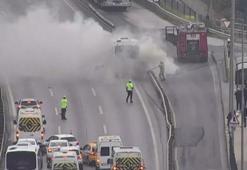 15 Temmuz Şehitler Köprüsü girişinde servis midibüsü yandı