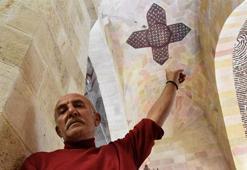Divriği Ulu Cami'de 44 yıl önce üzeri betonla sıvanan haç benzeri motif, gün yüzüne çıktı