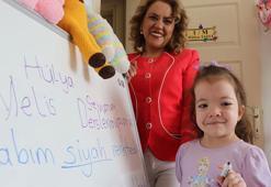 Noonan Sendromu hastası Melis'e sınıf haline getirilen odasında eğitim