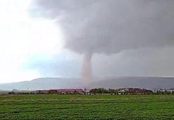 Erzurum'da hortum; seralar zarar gördü, çatılar uçtu