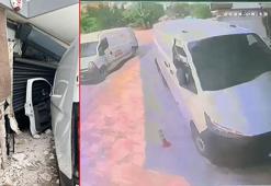 Pendik'te kaldırıma çıkan minibüs bir iş yerinin duvarına çarparak durabildi