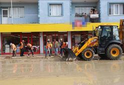 Hatay’da selin izleri siliniyor