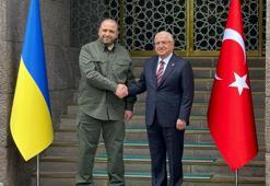 Bakan Güler, Ukraynalı mevkidaşı ile bir araya geldi