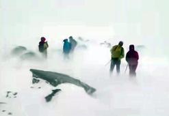 Rus dağcılar, Ağrı Dağı'nda tipiye yakalandı