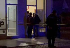 Kendisini dolandırdıklarını öne sürdüğü sevgilisinin arkadaşını yaralayıp, mimarı öldürdü