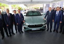Cumhurbaşkanı Erdoğan, Togg'un yeni modeli T10F'yi inceledi