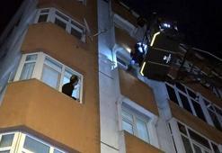 Avcılar'da banyoda mahsur kalan adamı itfaiye kurtardı