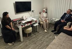 Bakan Özhaseki, depremzede Aylin'i ziyaret etti