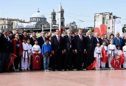 Taksim'de 19 Mayıs Atatürk'ü Anma Gençlik ve Spor Bayramı töreni