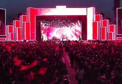 Ankara'da '19 Mayıs' coşkusu; Mor ve Ötesi konser verdi