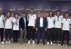 İBB Spor Kulübü’nün madalyalı tekvandocuları basınla buluştu