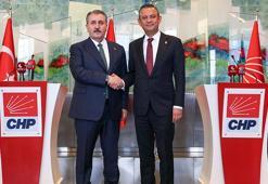 Özgür Özel: O cenaze orada durdukça siyaset normalleşemez