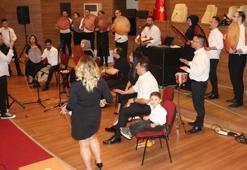 İş stresinden bunalan adliye çalışanları ritim topluluğu kurdu