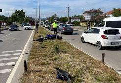 Ana yola çıkan minibüse çarptı, karşı şeritte aracın altında 70 metre sürüklendi; o anlar kamerada