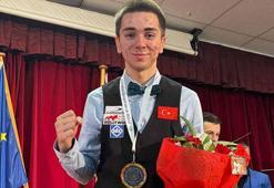 Burak Haşhaş dünya 1 numarasını yendi