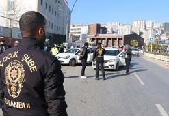 İstanbul'da okul önlerinde yapılan denetimde aranan 3 bin 708 kişi yakalandı