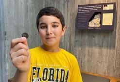 10 yaşındaki Onur, Türkiye'nin bilinen en küçük tarihi eser bağışçısı oldu