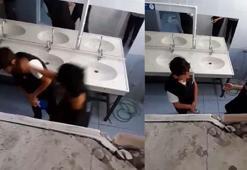 3 öğrenci, okul arkadaşlarını tuvalette darbedip görüntü çekti