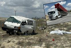 Açık kalan TIR'ın dorsesinin devirdiği EDS sistemi, minibüsün üzerine düştü: 1 ölü