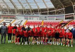 A Milli Kadın Futbol Takımı, Azerbaycan maçına hazırlanıyor