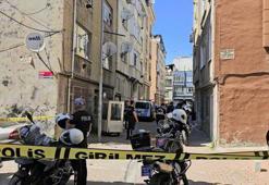 Bayrampaşa'da ayrı yaşadığı eşi ve kızını öldürdü