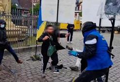Aşırı sağcı politikacıya Almanya’da bıçaklı saldırı