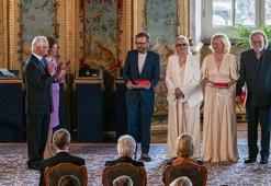 Ünlü müzik grubu ABBA’ya Kraliyet nişanı verildi