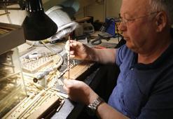 Burdurlu sanatçıdan ahşaptan ilk sipsi