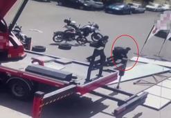 Polise ağabeyinin kimlik numarasını veren hükümlü, fotoğraf örtüşmeyince kaçmaya çalıştı; o anlar kamerada