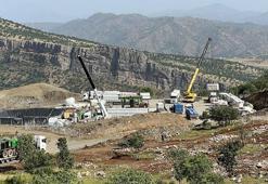 Irak sınırındaki Derecik'te 2 petrol arama sahası kuruldu