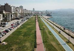 İzmir'de sıcak hava bunaltı; Kordon boş kaldı