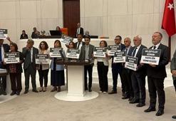 TBMM Genel Kurulu'nda DEM Partili milletvekilleri kürsüyü işgal etti