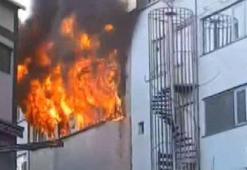 Bayrampaşa'da plastik imalathanesinde yangın