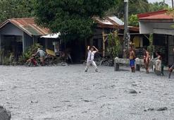 Filipinler’de volkanik patlama sonrası nehirden çamur ve kül akmaya başladı