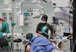 Göz hekimleri, 8'inci Canlı Cerrahi Sempozyumu'nda