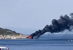 Datça'da seyir halindeki motor yat alev alev yandı; o anlar kamerada
