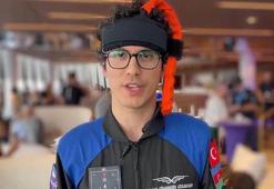 Astronot Atasever, göğsünde ‘tek millet, iki devlet’ bayraklarıyla uzaya gidiyor