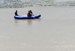 Serinlemek için girdiği nehirde kaybolan Burak'ı 294 kişi arıyor