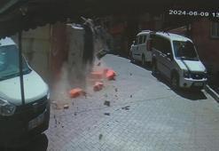 Şişli’de yokuştan kayan kamyon yan yattı; facianın eşiğinden dönüldü