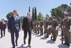 Cumhurbaşkanı Erdoğan, Sanchez tarafından resmi törenle karşılandı