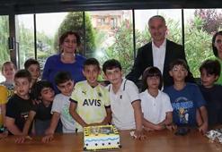 Şehidin oğluna, polislerden sürpriz doğum günü partisi