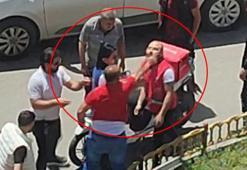 Otomobil sürücüsü ile motosikletlinin kavgasına sivil polisler müdahale etti