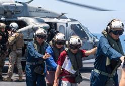 ABD, Husiler tarafından vurulan geminin mürettebatını kurtardı