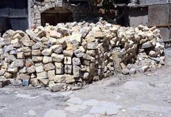 229 tarihi yapı molozlardan ayrıştırıldı, 6'sı kitabe 65 taş kurtarıldı