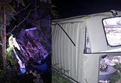 Otomobille minibüs çarpıştı: 2’si çocuk, 15 yaralı